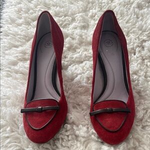 Johnston & Murphy Red Heels with Bow Accent
